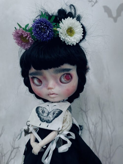 Doll "Chloe” The Vampire - Image 12