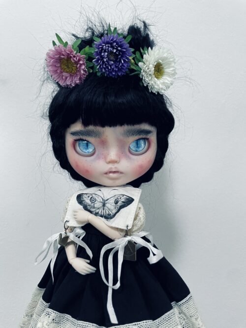 Doll "Chloe” The Vampire - Image 10