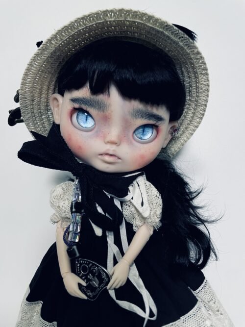 Doll "Chloe” The Vampire - Image 5
